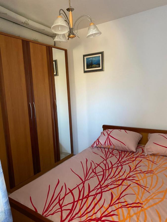Apartman Njivice Exterior foto