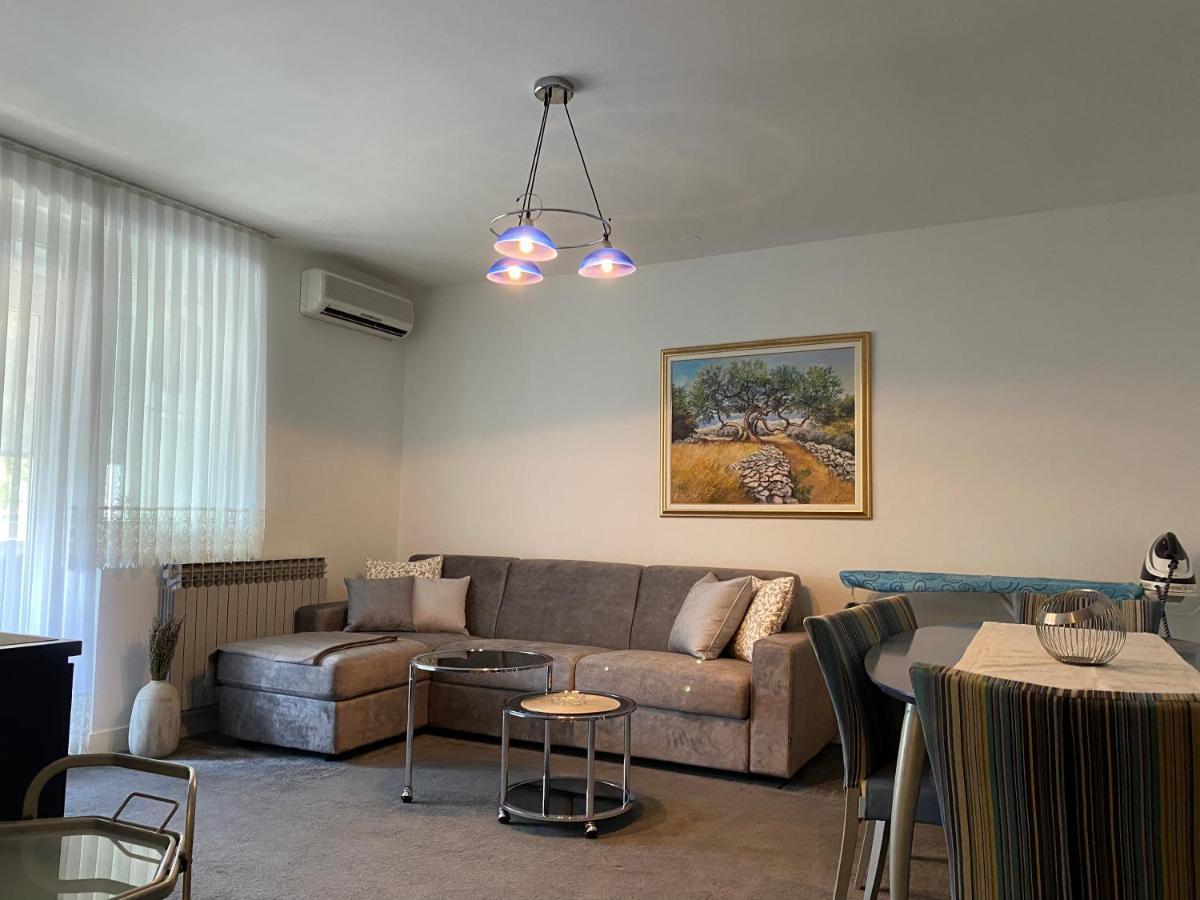 Apartman Njivice Exterior foto