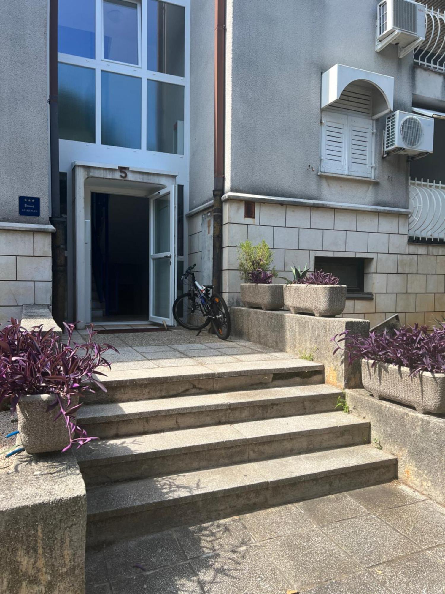 Apartman Njivice Exterior foto